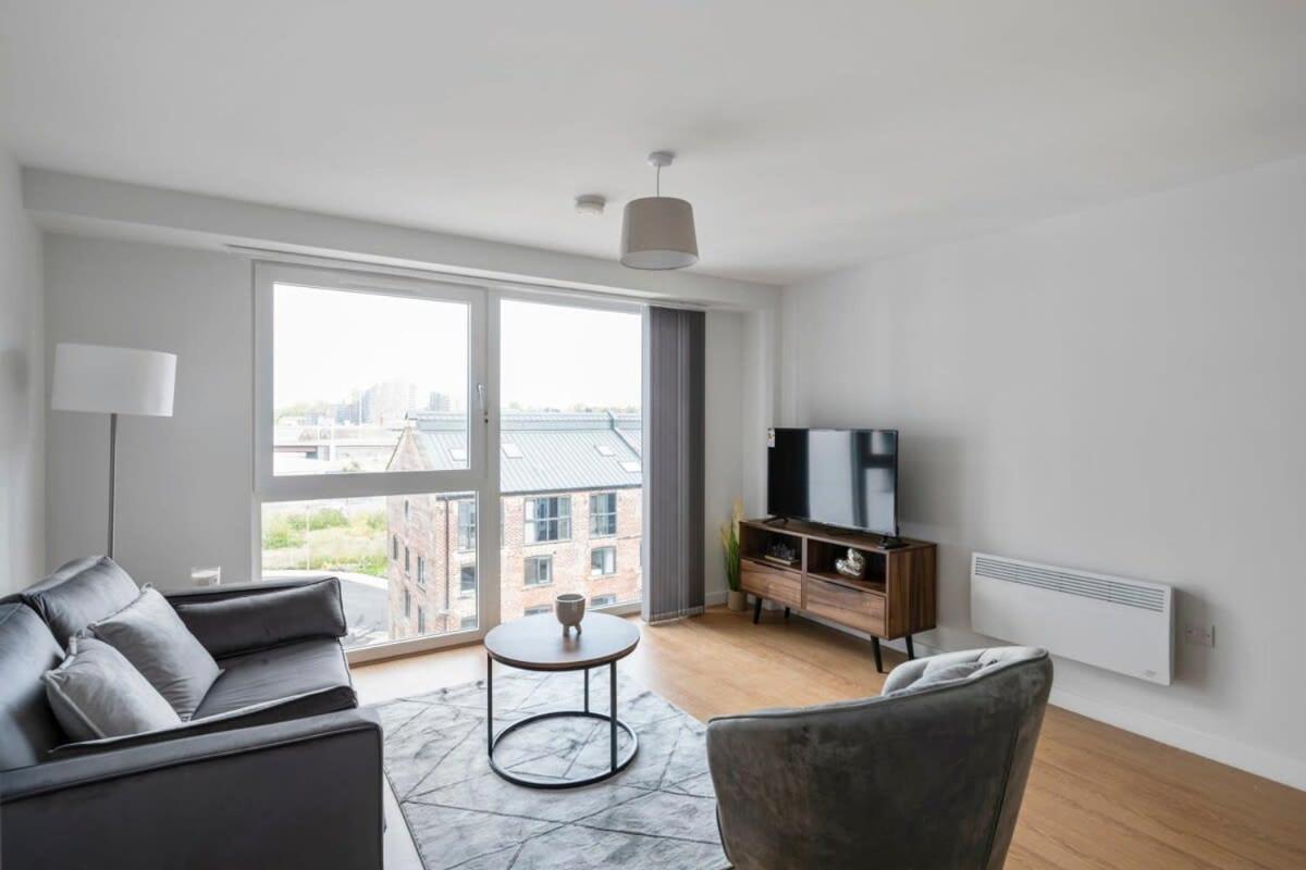Spacious 1 Bedroom Apartment In A Converted Mill 리즈 외부 사진