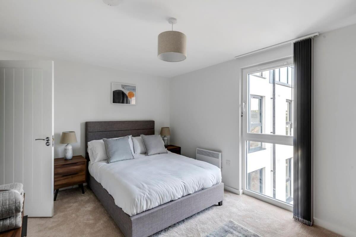 Spacious 1 Bedroom Apartment In A Converted Mill 리즈 외부 사진